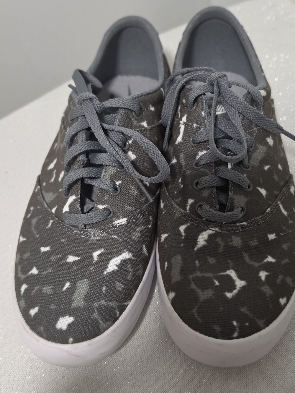 Nike Womans Gray Marble-Print Sneakers